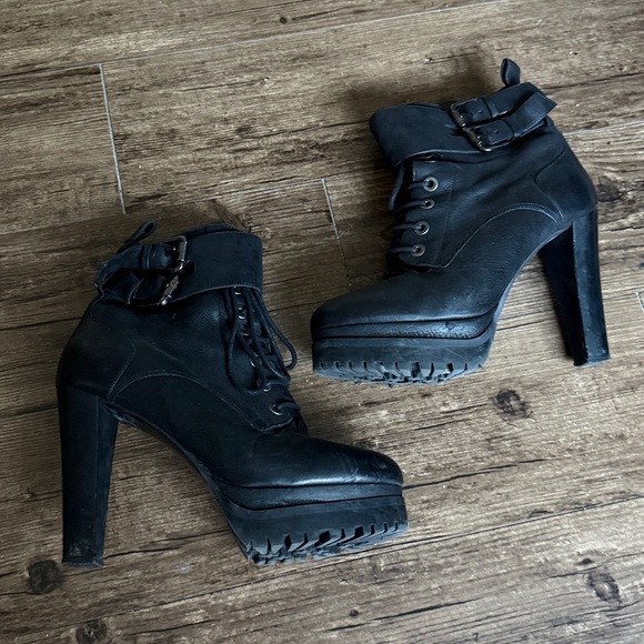 Allsaints Black Leather Heeled Lace Up Moto Ankle Boots - Picture 3 of 8